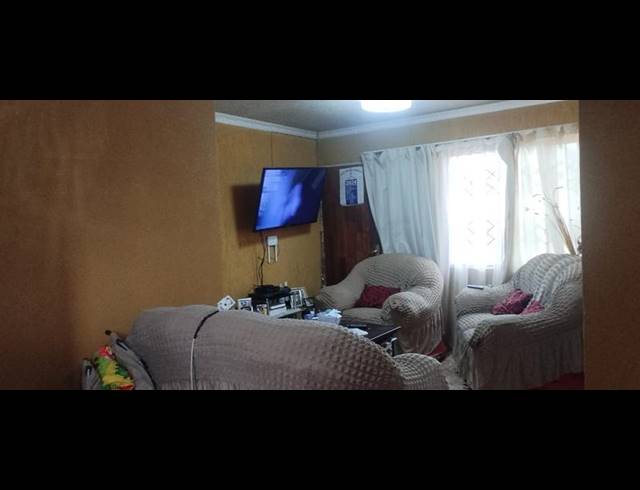 2 BEDROOM HOUSE FOR SALE IN PROTEA GLEN EXT